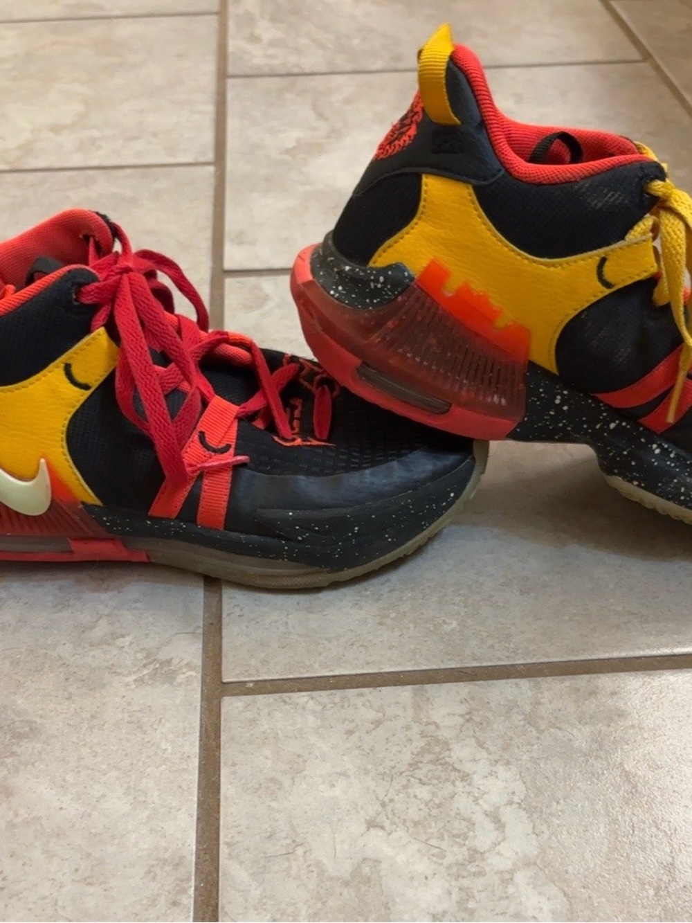 Nike LeBron Witness 7 GS Bright Crimson University Good Youth 5 Basketball Shoes